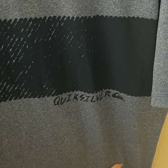NWT Quicksilver Loose Fit T Shirt Skin Protective Clothing Large - Picture 2 of 6
